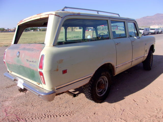 1973 international harvester travelall 4x4 3/4 ton 392 v-8 automatic 1210 loaded