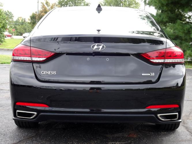 used 2015 hyundai genesis 3.8 dover, de 19901 for sale in dover, delaware