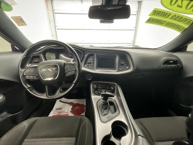 2020 dodge challenger sxt