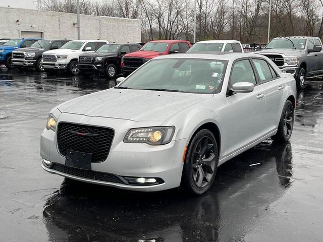 2022 chrysler 300 s