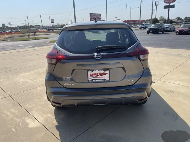 2024 nissan kicks sv