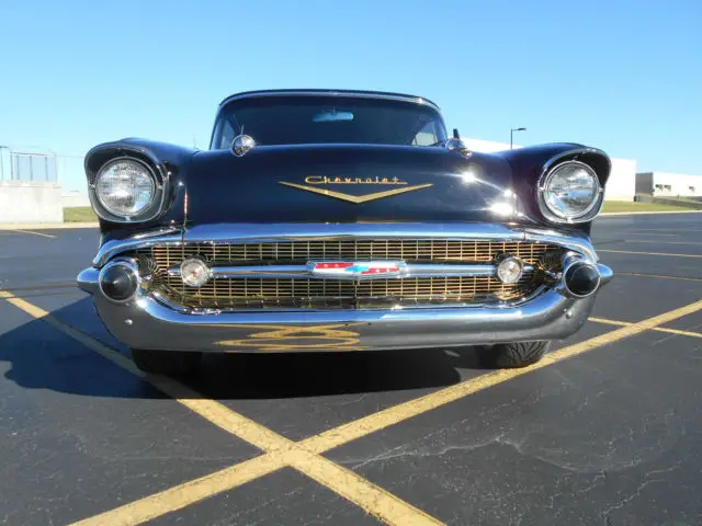 1957 chevrolet bel air,way kool restored, restomod with all the right stuff!!!!