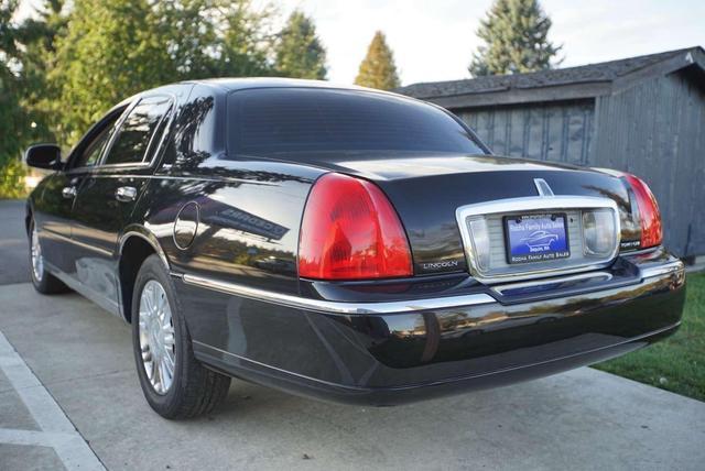 2006 lincoln town car signature