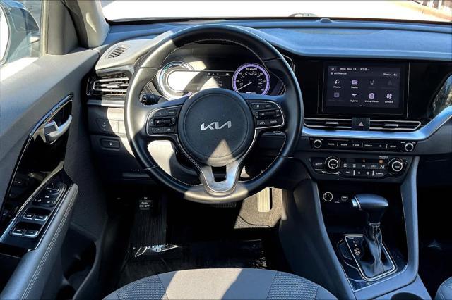 2022 kia niro lxs