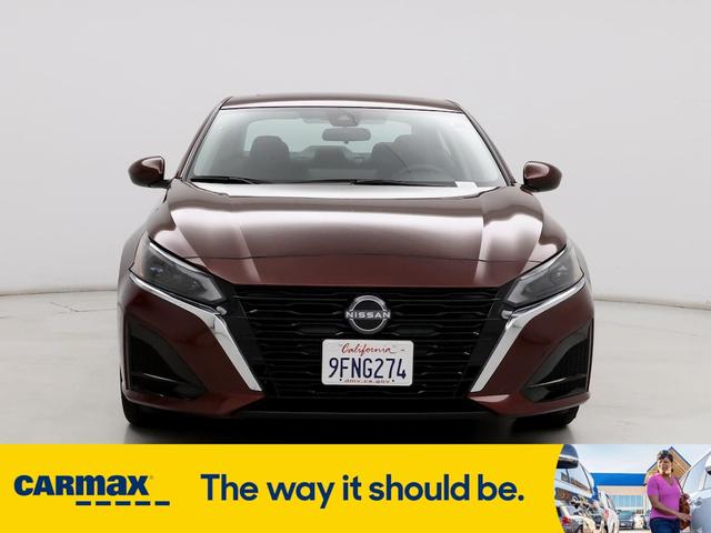 2023 nissan altima sv