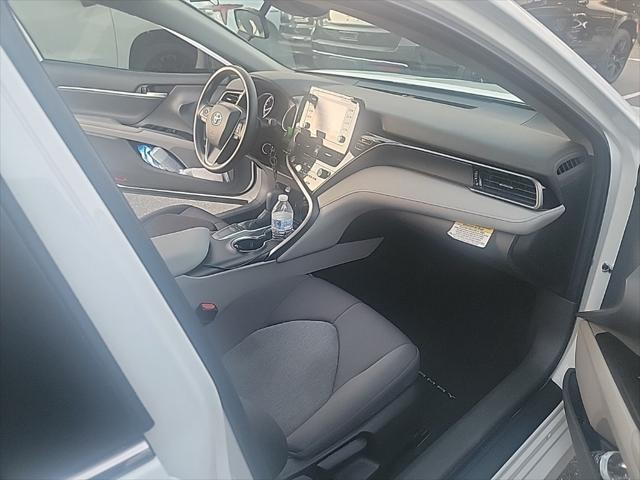 2024 toyota camry le