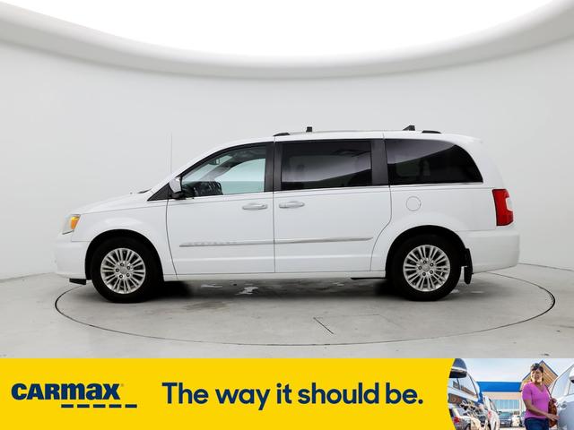 2014 chrysler town & country limited