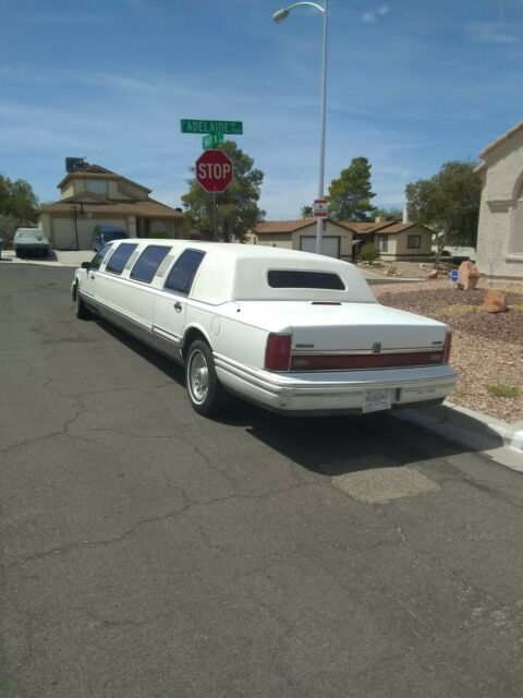 1994 lincoln town car limousine