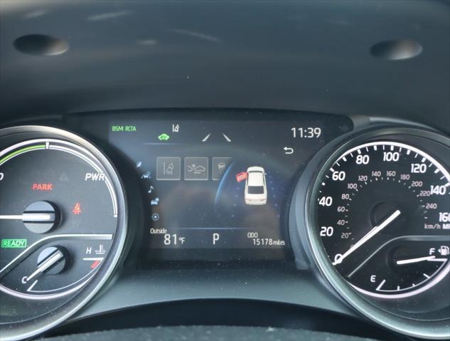 2023 toyota camry hybrid se