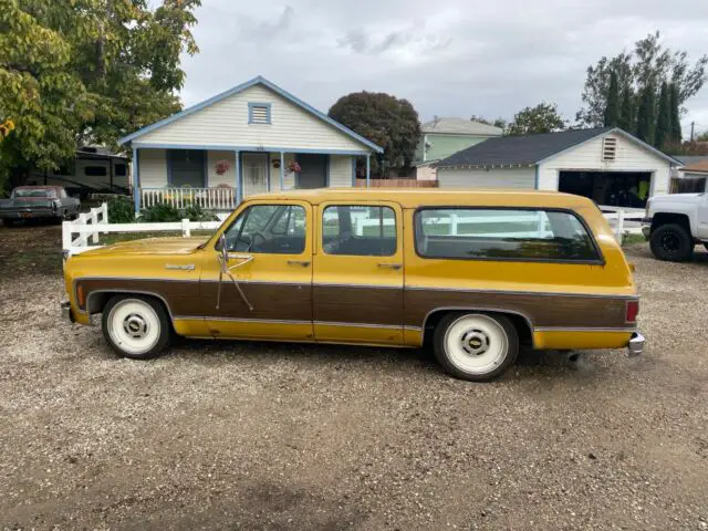 1973 suburban cheyenne super c10 estate 1/2 ton. super rare