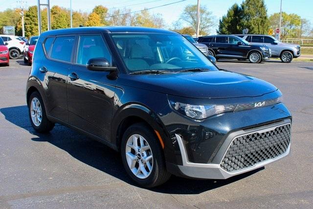 2023 kia soul lx