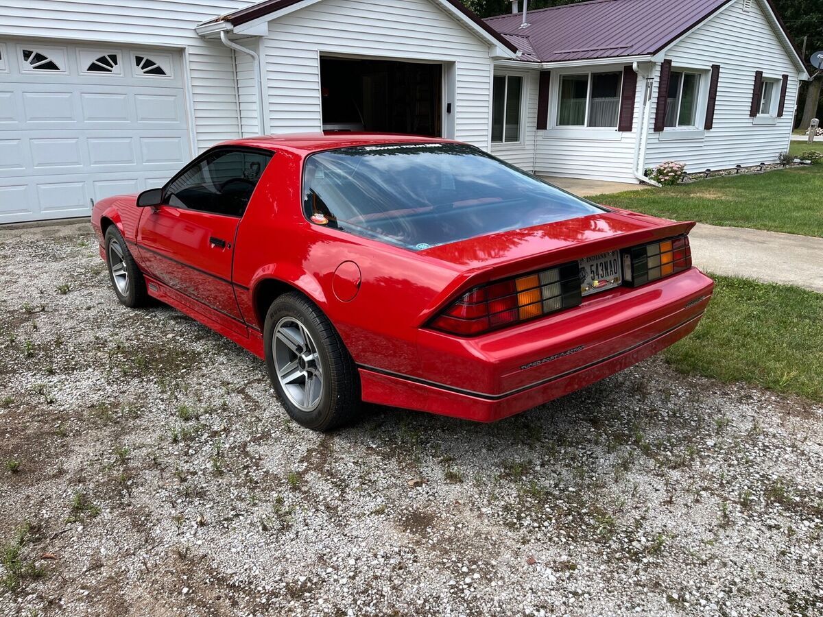 1985 chevrolet camaro coupe red rwd automatic iroc-z z28