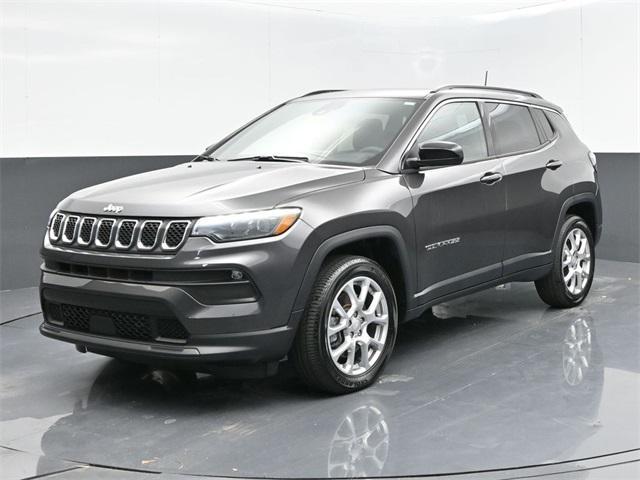 2023 jeep compass latitude lux
