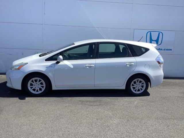 2013 toyota prius v two