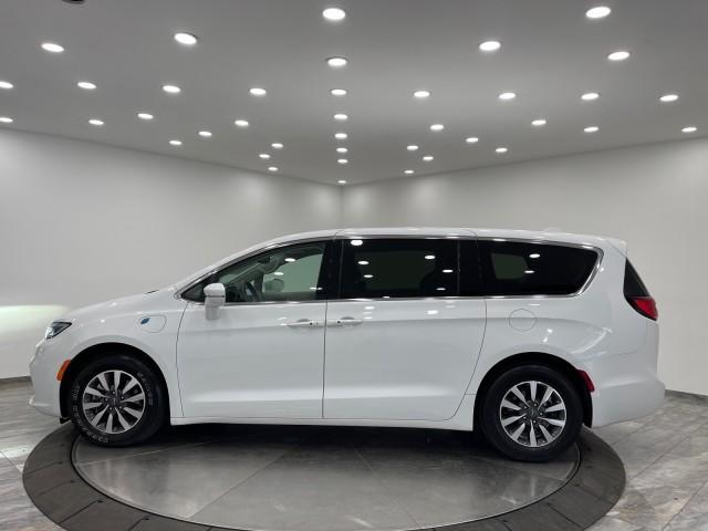 2022 chrysler pacifica hybrid touring l