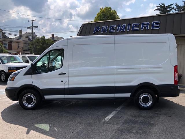 2018 ford transit-250 148 wb medium roof cargo
