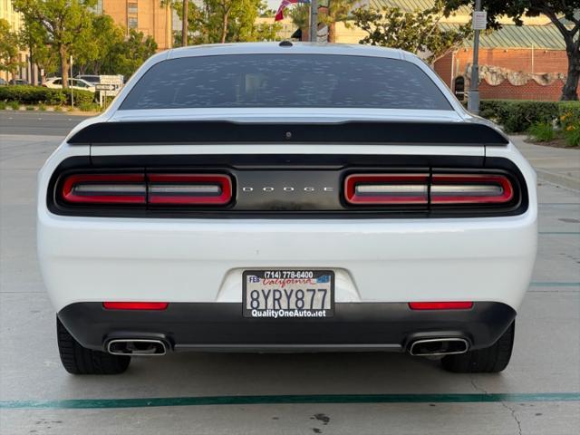 2019 dodge challenger sxt