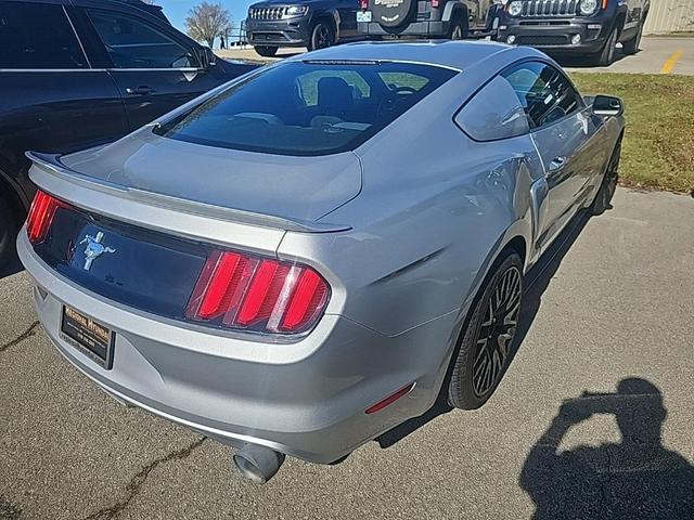 2016 ford mustang v6