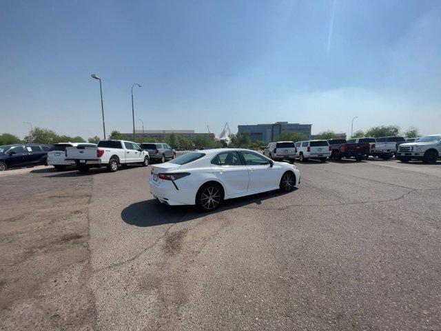 2022 toyota camry se