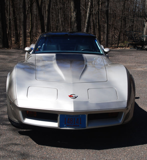 collector corvette, only 41k miles, clean title, leather, no rust, great!