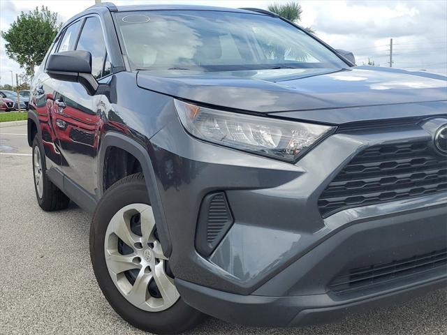 2019 toyota rav4 le