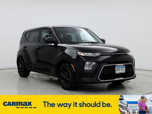 2022 kia soul lx