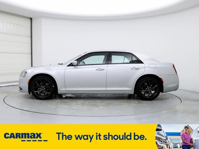 2022 chrysler 300 s