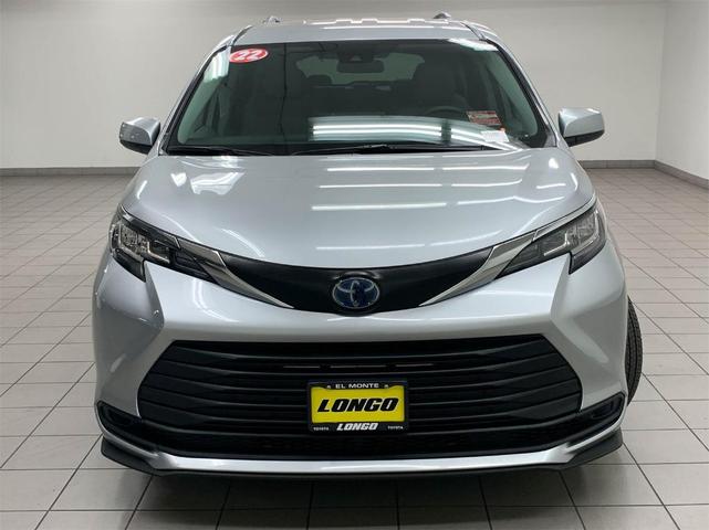2022 toyota sienna le