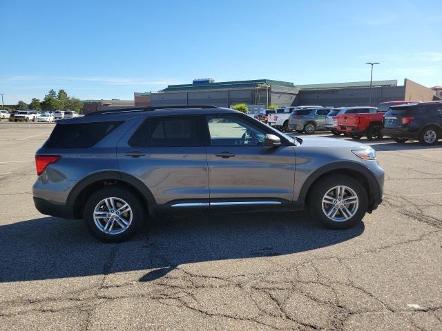 2022 ford explorer xlt