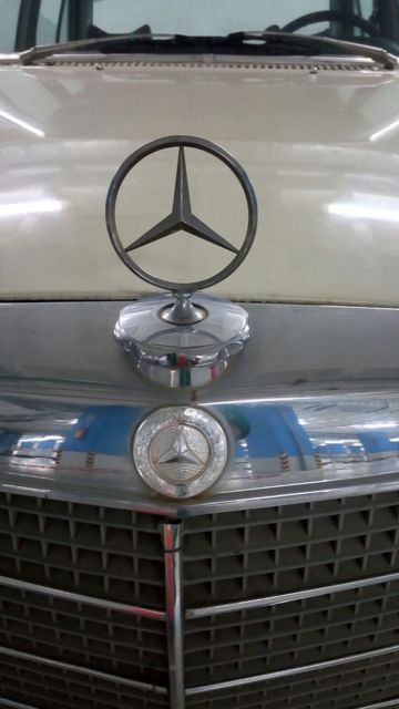 1972 mercedes-benz 220 w115 automatic