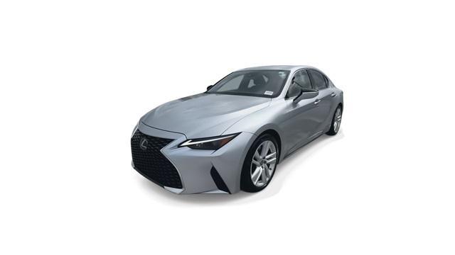 2022 lexus is 300 base