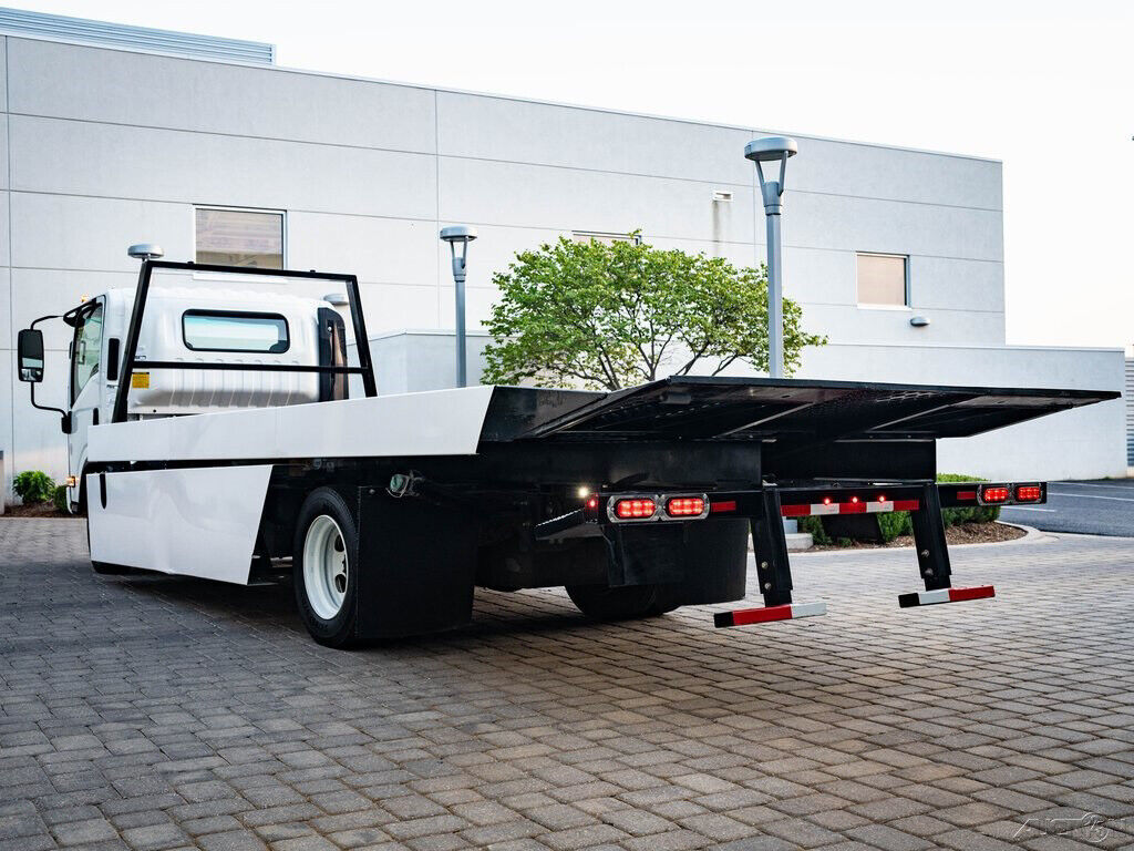 2022 isuzu nrr