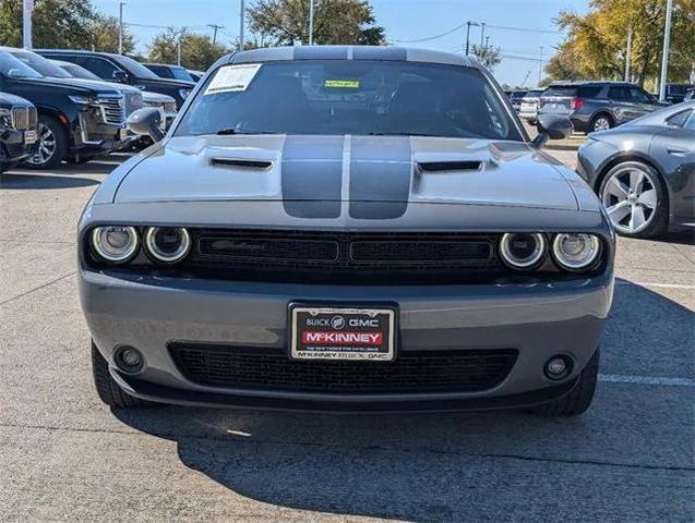 2023 dodge challenger sxt