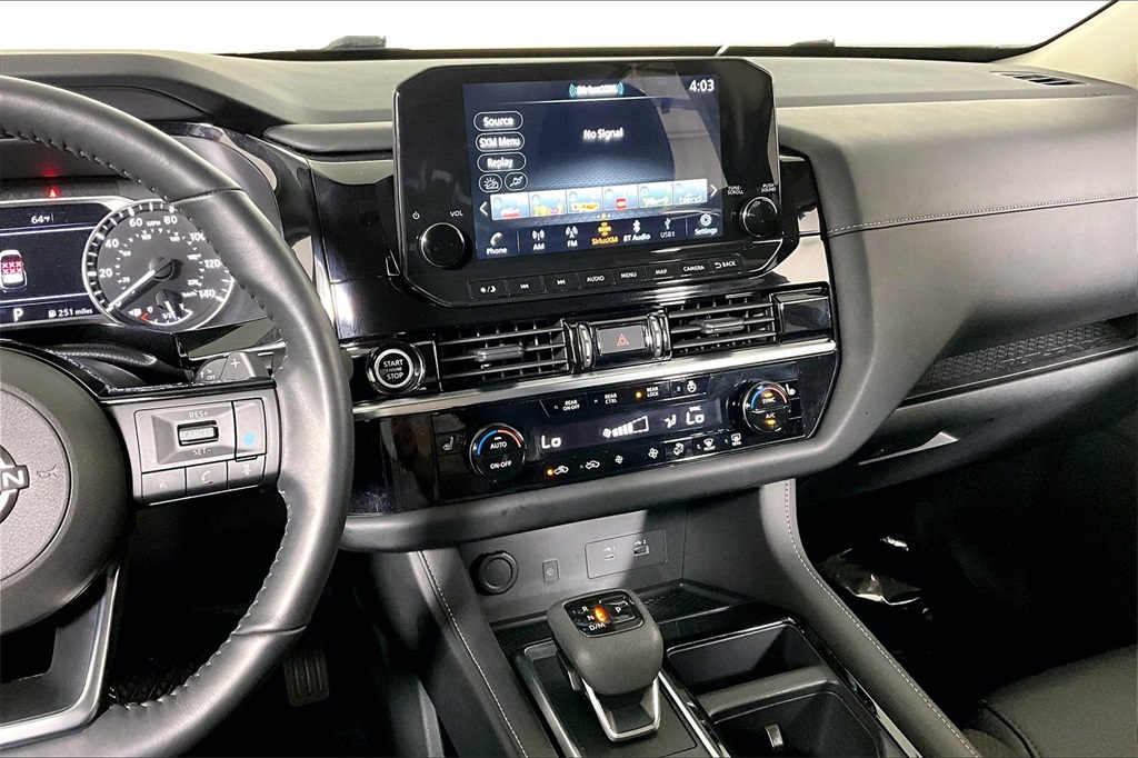 2023 nissan pathfinder sl