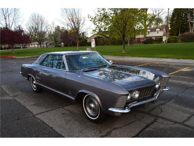 beautiful 1964 buick riviera two door hardtop nice !!