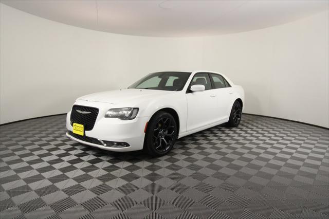 2019 chrysler 300 s