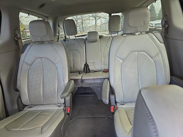 2017 chrysler pacifica touring-l