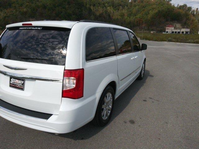 used 2016 chrysler town & country touring hazard, ky 41701 for sale in browns fork, kentucky