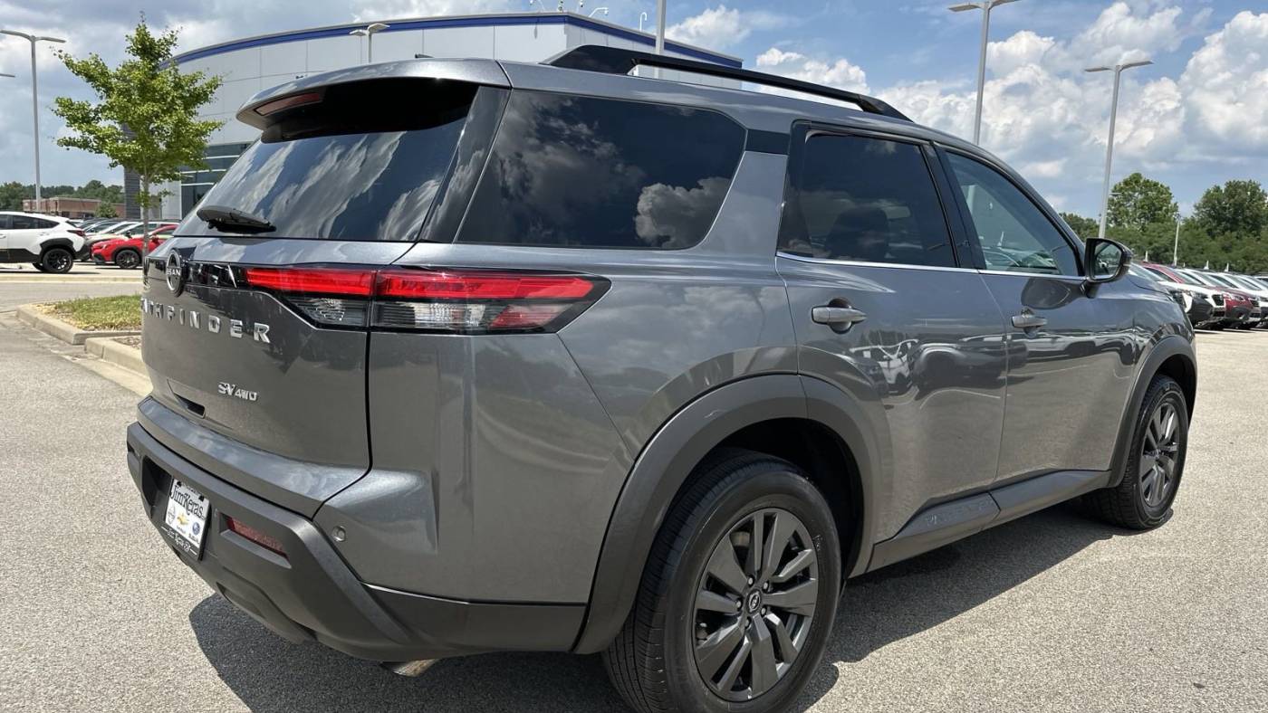 2023 nissan pathfinder sv