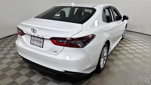 2024 toyota camry le