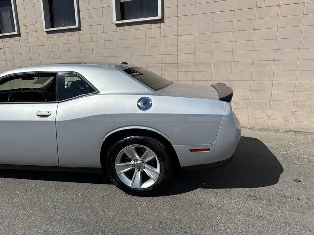 2023 dodge challenger sxt