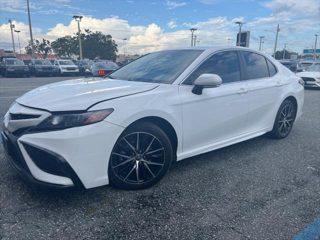2022 toyota camry se