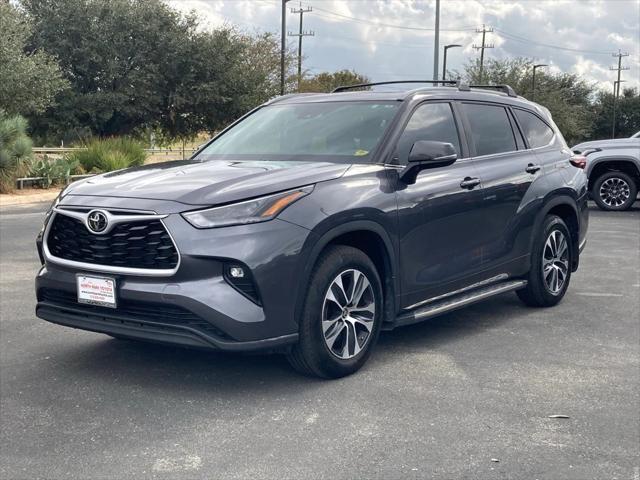 2024 toyota highlander le