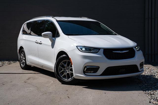 2022 chrysler pacifica touring