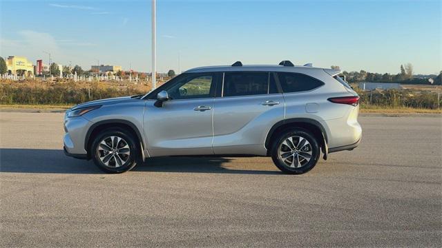 2023 toyota highlander l