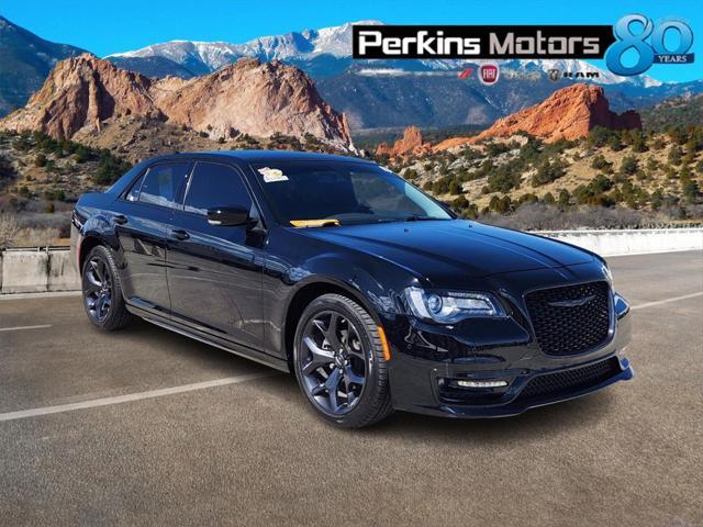 2023 chrysler 300 touring l