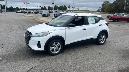 2024 Nissan Kicks s trim package