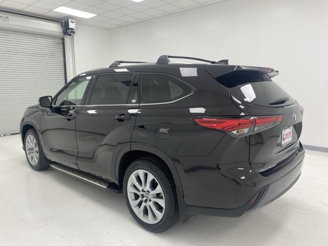 2022 toyota highlander limited
