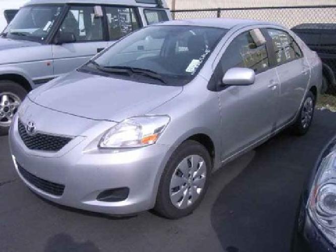 2012 toyota yaris 4dr. sedan automatic...one owner in san rafael, ca