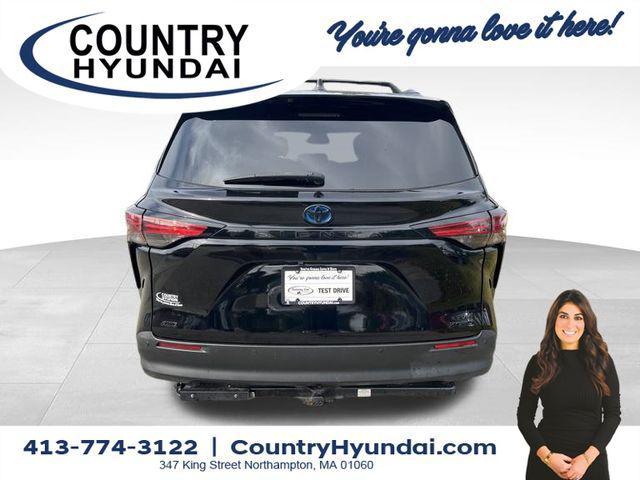 2022 toyota sienna xle